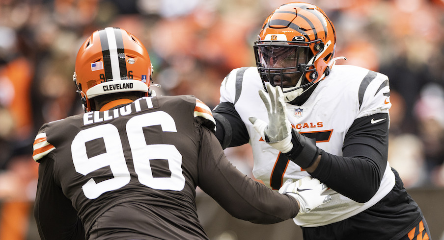 Cincinnati Bengals offensive tackle Isaiah Prince (75) lines up