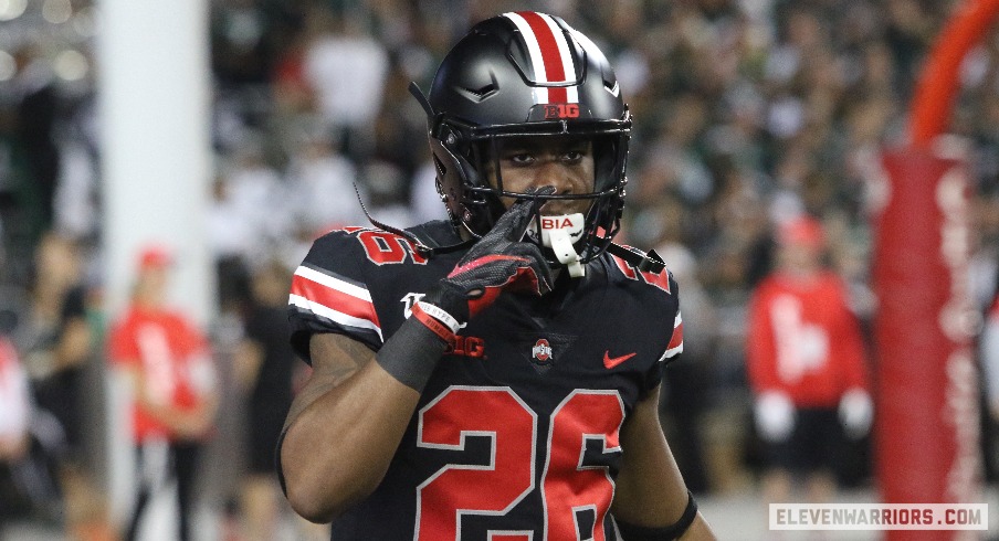 Ohio State to wear black uniforms against Michigan State