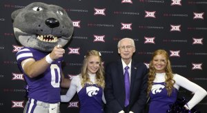 Bill Snyder signs a five-year deal.