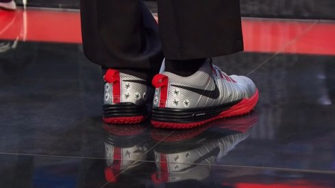 Cris Carter shows off his Ohio State Buckeyes Nike Lunar TR1s