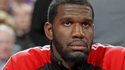 Greg Oden signs with the Jiangsu Dragons.