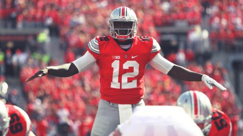 Cardale Jones takes a snap.