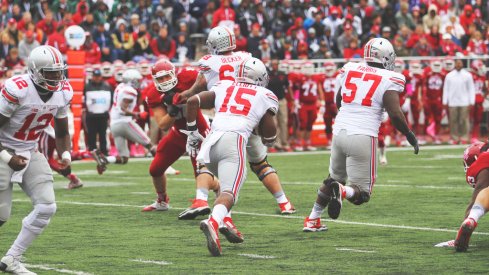 Elliott can thank his OL for his record-setting day in Bloomington