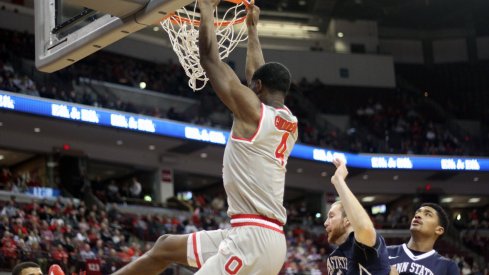 Daniel Giddens dunks as Ohio State beats Penn State.