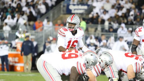 J.T. Barrett calls an audible against Penn State. 