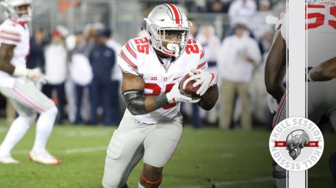 Mike Weber runs the ball towards the October 25th 2016 Skull Session.