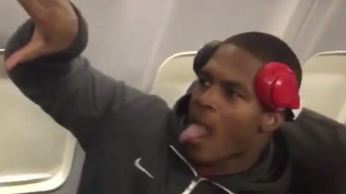 Raekwon McMillan does the Mannequin Challenge.