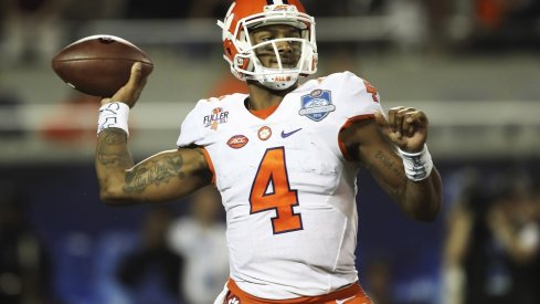 Clemson quarterback Deshaun Watson wins 2016 Johnny Unitas Golden Arm Award.