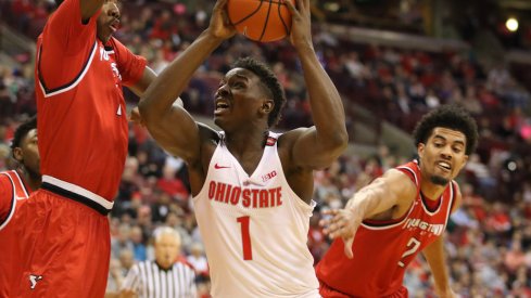 Ohio State's Jae'Sean Tate scores inside against Youngstown State. 