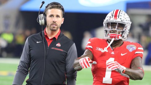 Brian Hartline coaching Johnnie Dixon during the 2017 Cotton Bowl.