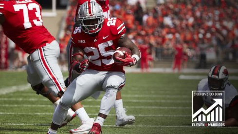 Ohio State Buckeyes running back Mike Weber (25) runs the ball against the Oregon State Beavers in the first half at Ohio Stadium.