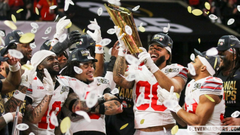 Ohio State players hoist CFP championship trophy