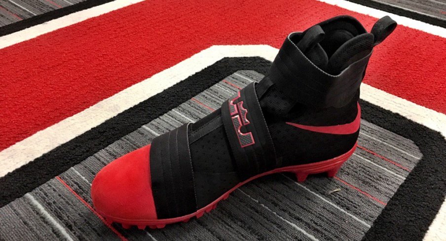 lebron soldier 11 football cleats