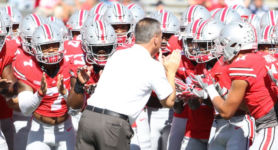 Urban Meyer getting the troops ready.