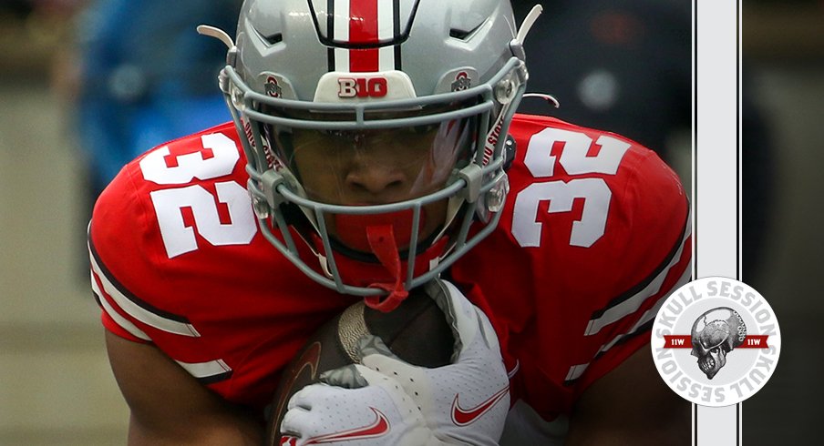 Bears' Justin Fields gets annihilated by helmet-to-helmet hit in