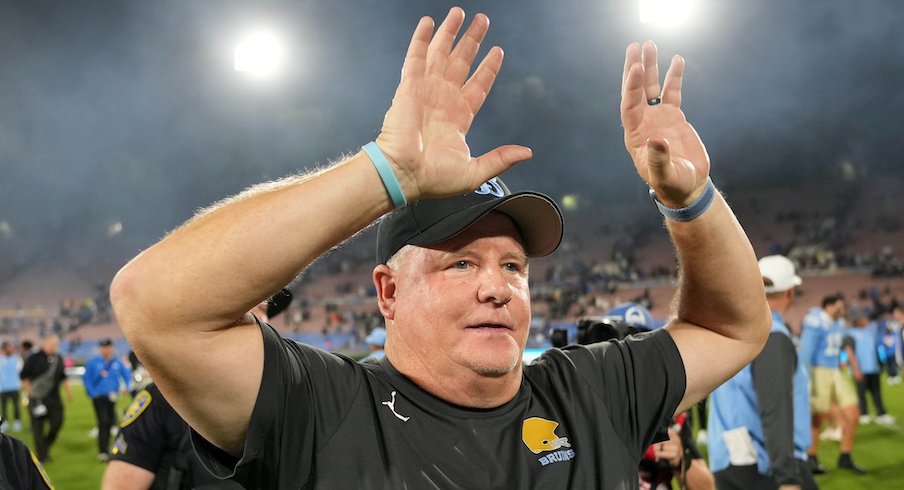 UCLA Players Describe Chip Kelly As A “Very, Very Smart Offensive Mind ...